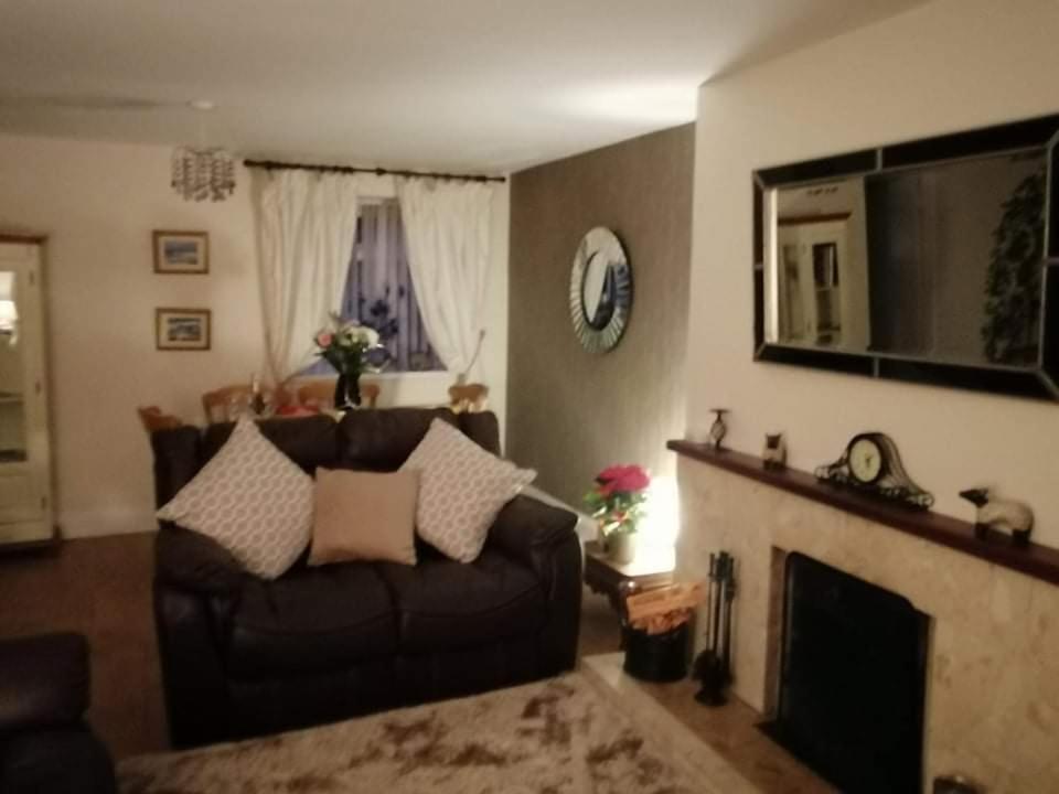 הוילה סטראביין Comfy Quiet Town House חדר תמונה