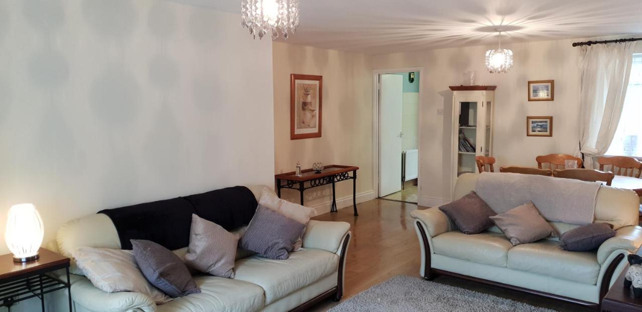 הוילה סטראביין Comfy Quiet Town House מראה חיצוני תמונה